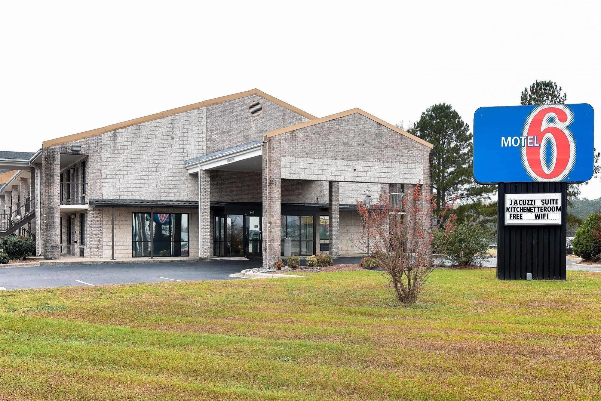 Motel 6-Kenly, Nc Eksteriør billede
