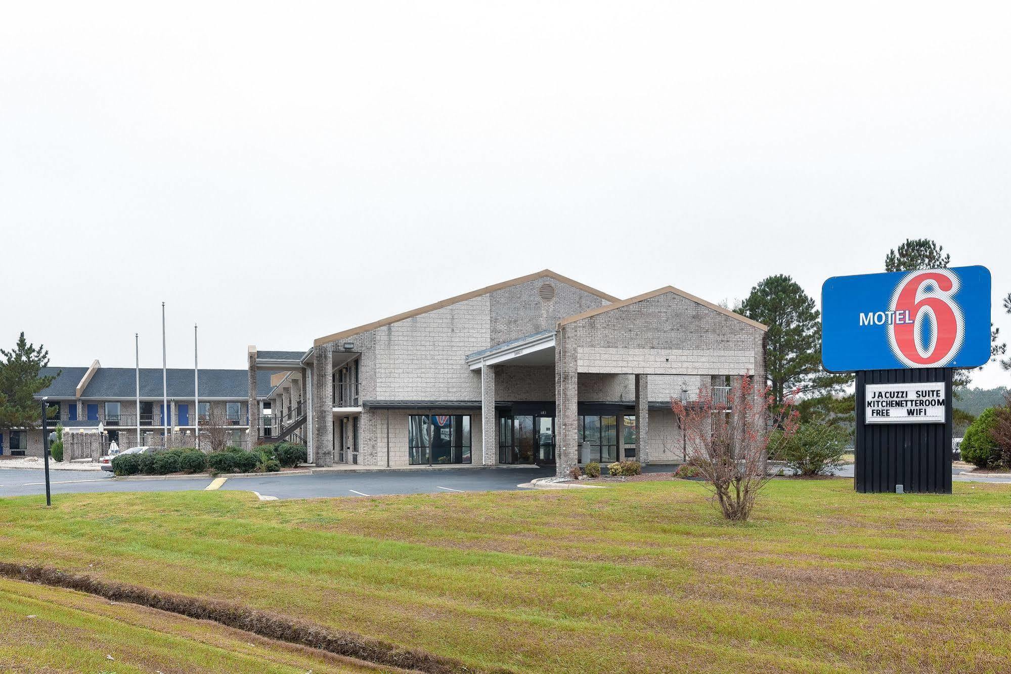 Motel 6-Kenly, Nc Eksteriør billede